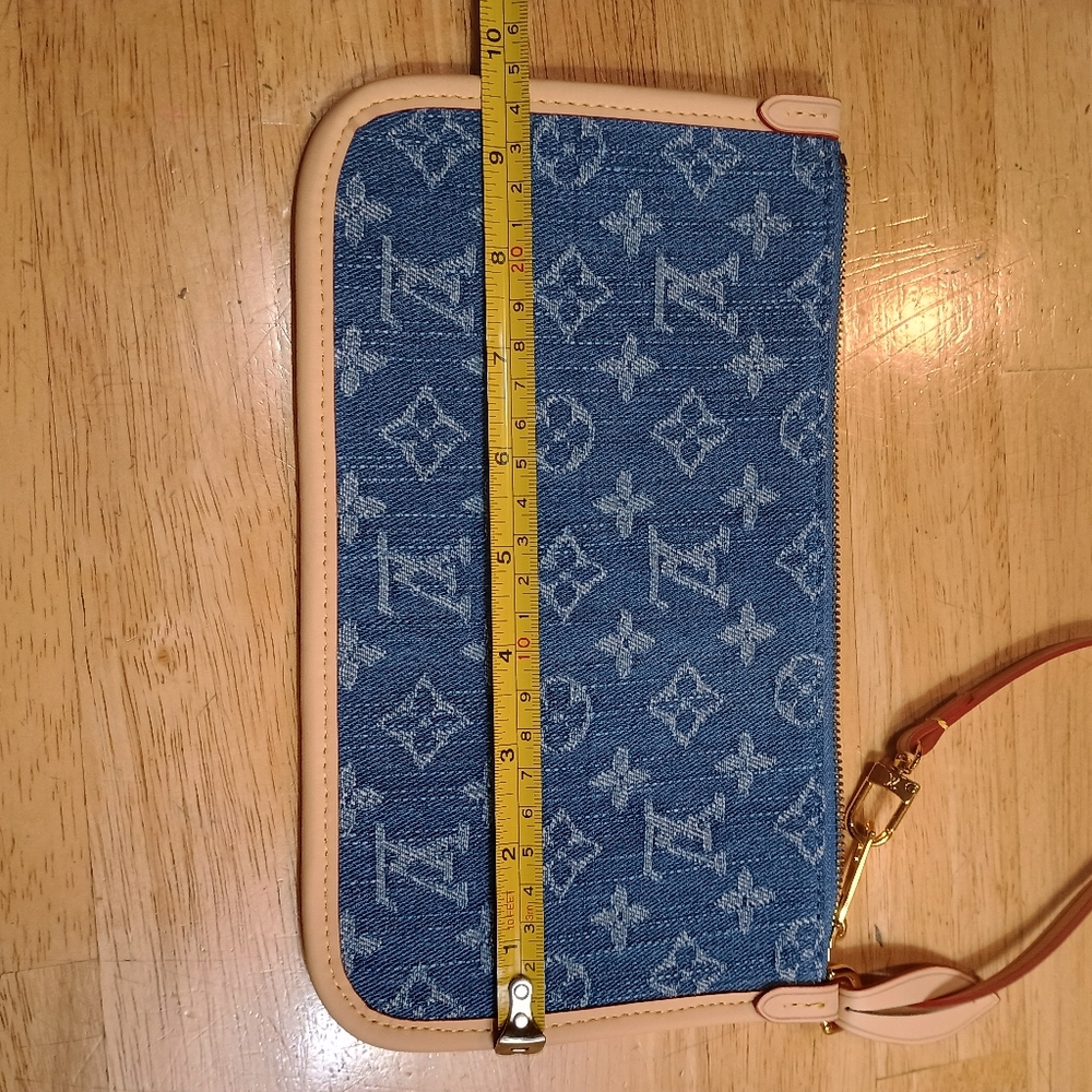 denim fashion inspired wristlet - Picture 2 of 4